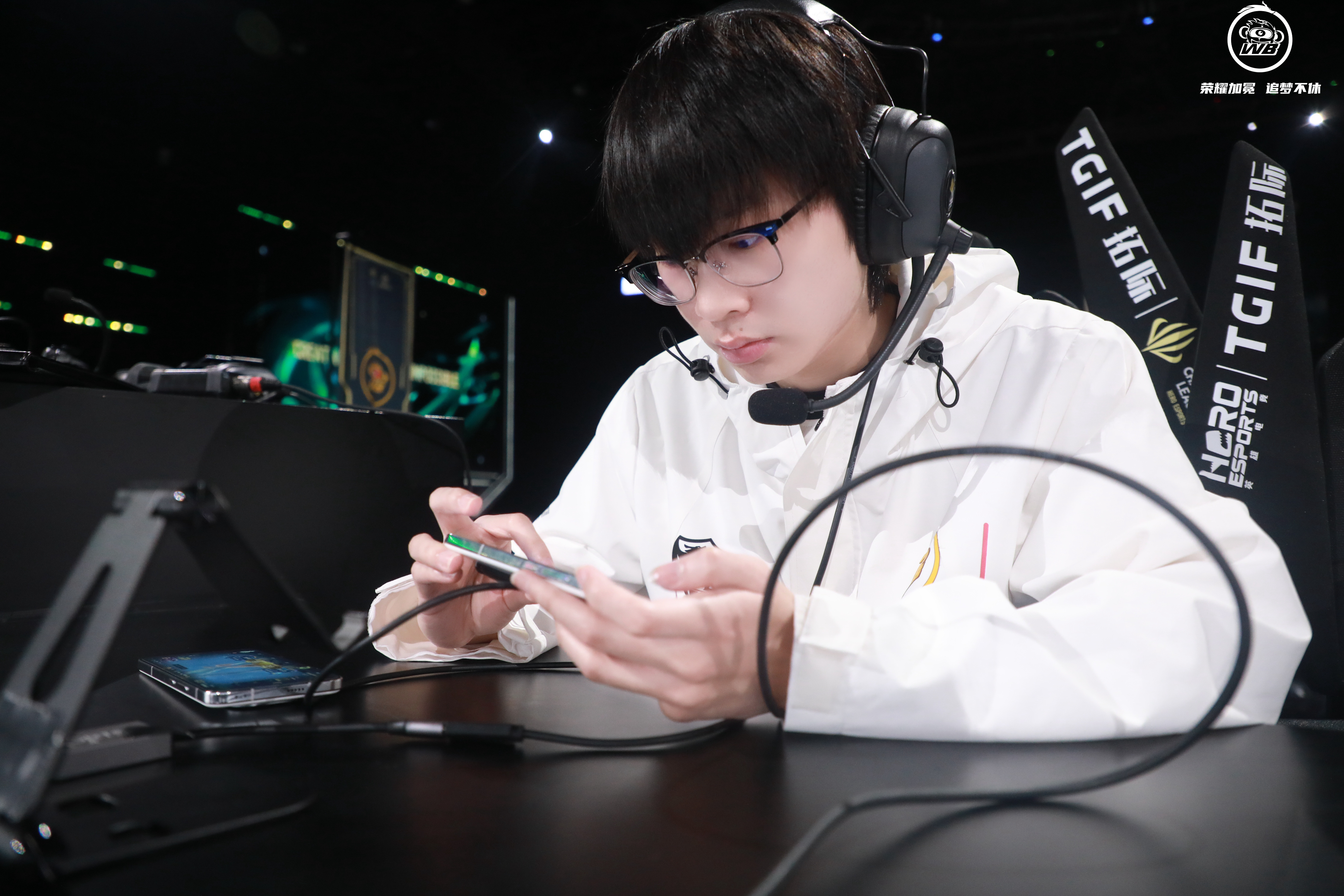 WBG轻取G2，Deft线上压制力十足强强对话成都决赛之夜，强势挺进下一轮