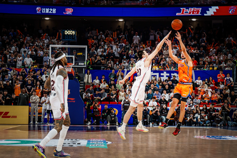 CLG碾压FNC,Chovy打出惊人五杀焦点之战淘汰赛,点燃全场激情 CLG碾压FNC,Chovy打出惊人五杀焦点之战淘汰赛,点燃全场激情