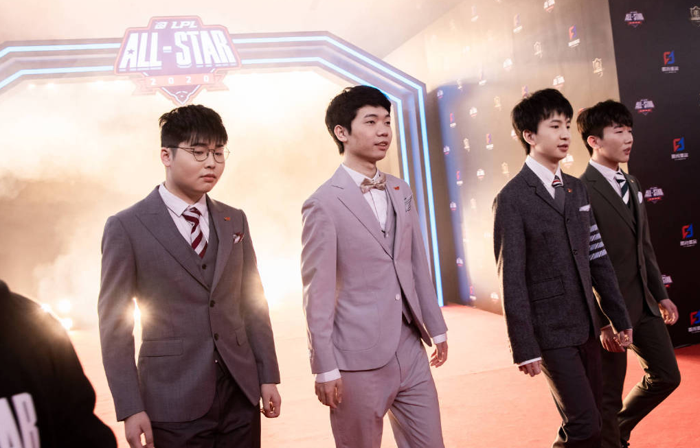 BRO力克C9,Tarzan完成史诗逆转焦点之战淘汰赛,留下经典瞬间 BRO力克C9,Tarzan完成史诗逆转焦点之战淘汰赛,留下经典瞬间